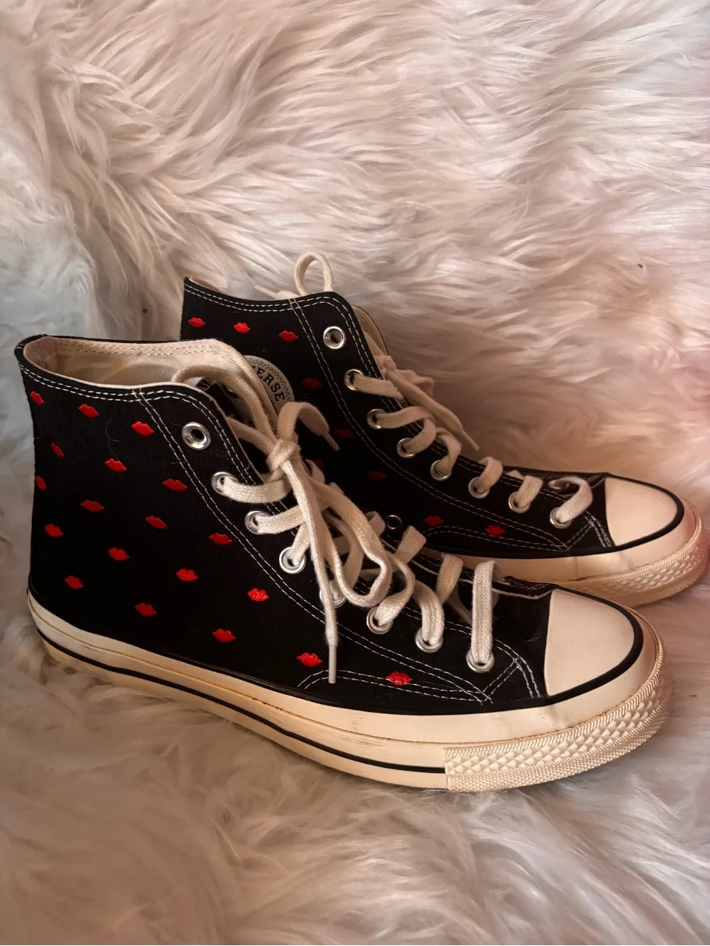 Converse Lips Pattern Women’s Hightops